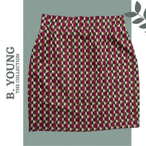 B-Young Santi Skirt Festival Fuschia
Metallic Pink Green White  Knit Size Small